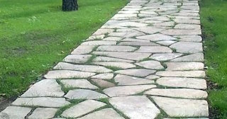 Профессиональная укладка камня на дорожки в Нижнем Тагиле в октябре