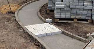 Профессиональная укладка дорожек в Нижнем Тагиле в октябре